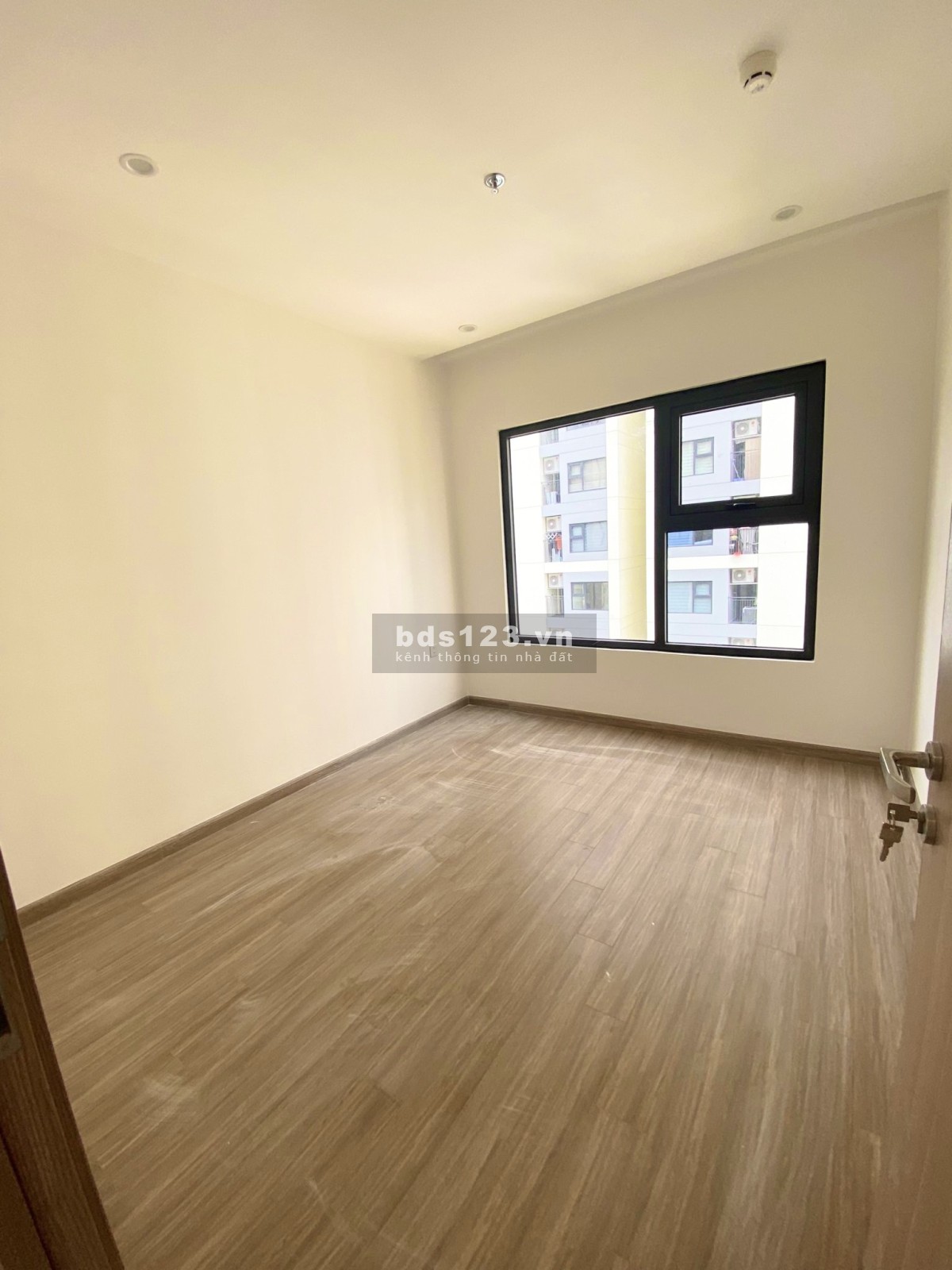Rẻ vô địch bán căn hộ 3PN Vinhomes Quận 9 giá chỉ 2.6xx đã bao hết tất cả thuế phí và sổ. Xem ngay!