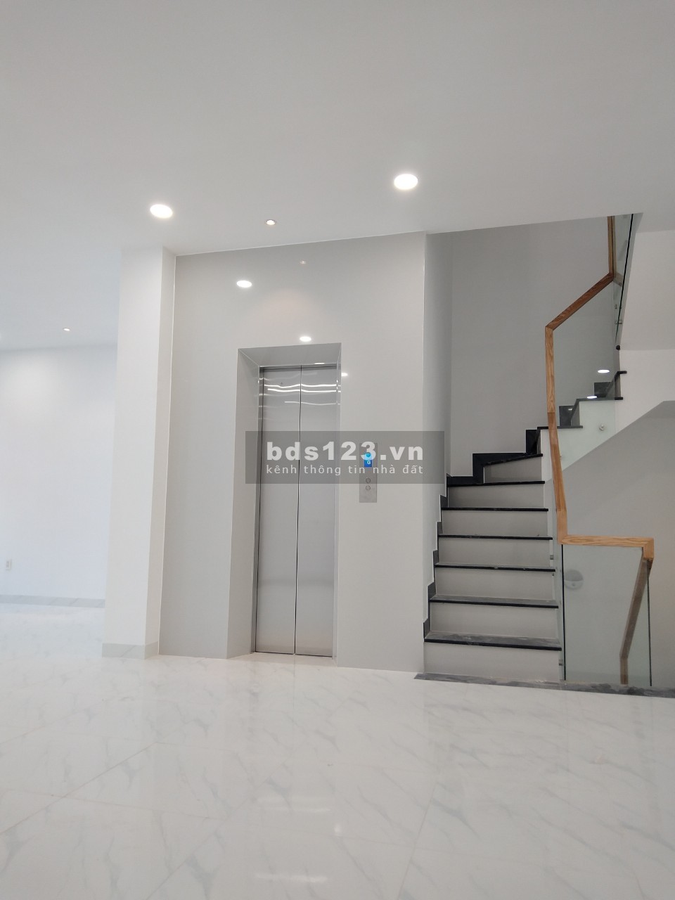 Cho thuê nhà phố 126m2 hoàn thiện tại Vinhomes Quận 9 giá chỉ 35 triệu