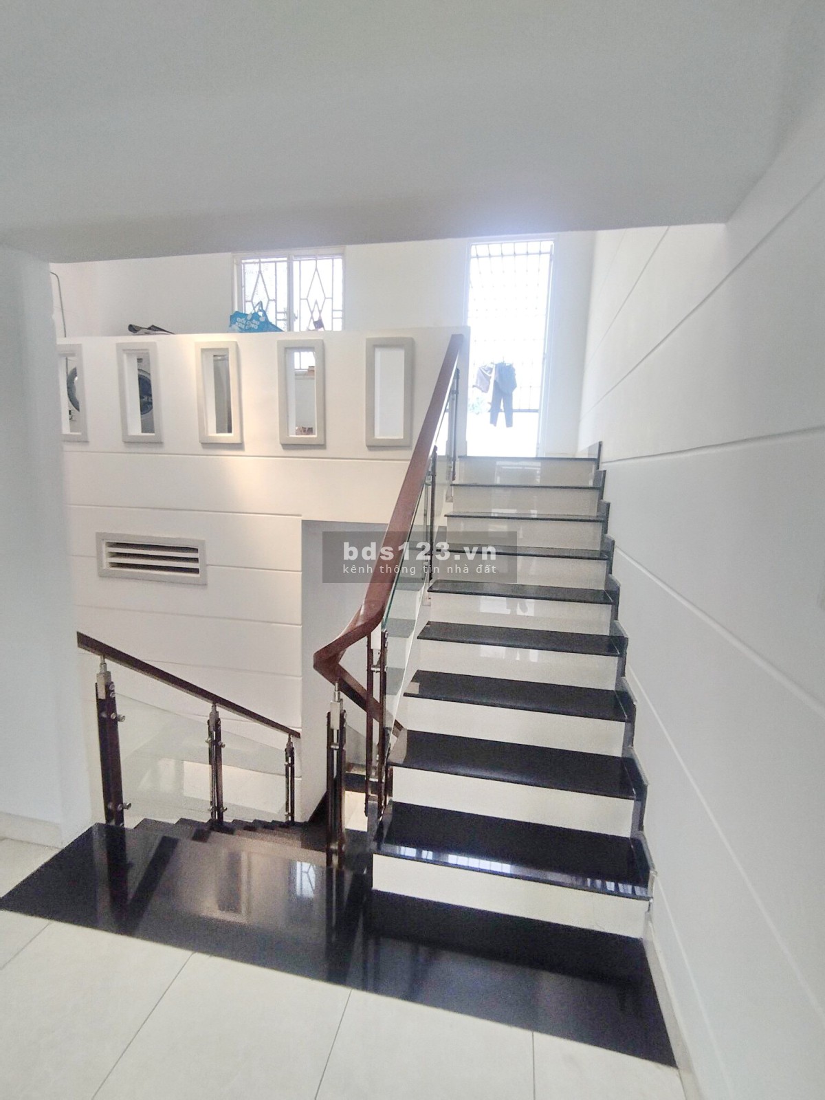 Chính chủ bán gấp nhà 3 lầu mặt tiền B7 Tạ Thị Ngọc Thảo - Hoàng Quốc Việt, Quận 7