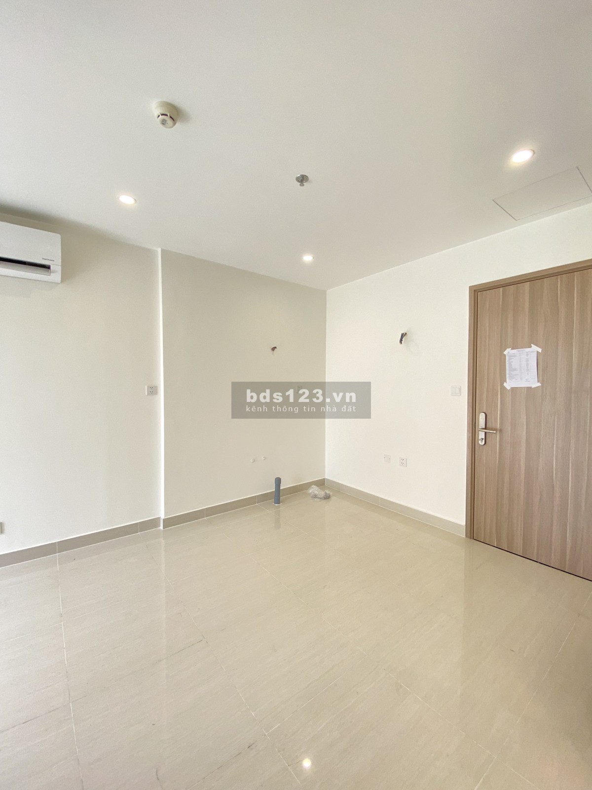 Bán căn hộ 1PN + rẻ nhất Vinhomes Quận 9 giá chỉ 1,6x tỷ bao hết thuế phí và sổ, tặng bếp rèm.