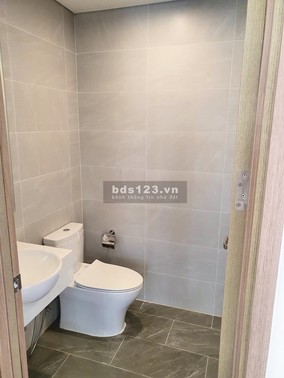 Rẻ vô địch bán căn hộ 3PN Vinhomes Quận 9 giá chỉ 2.6xx đã bao hết tất cả thuế phí và sổ. Xem ngay!