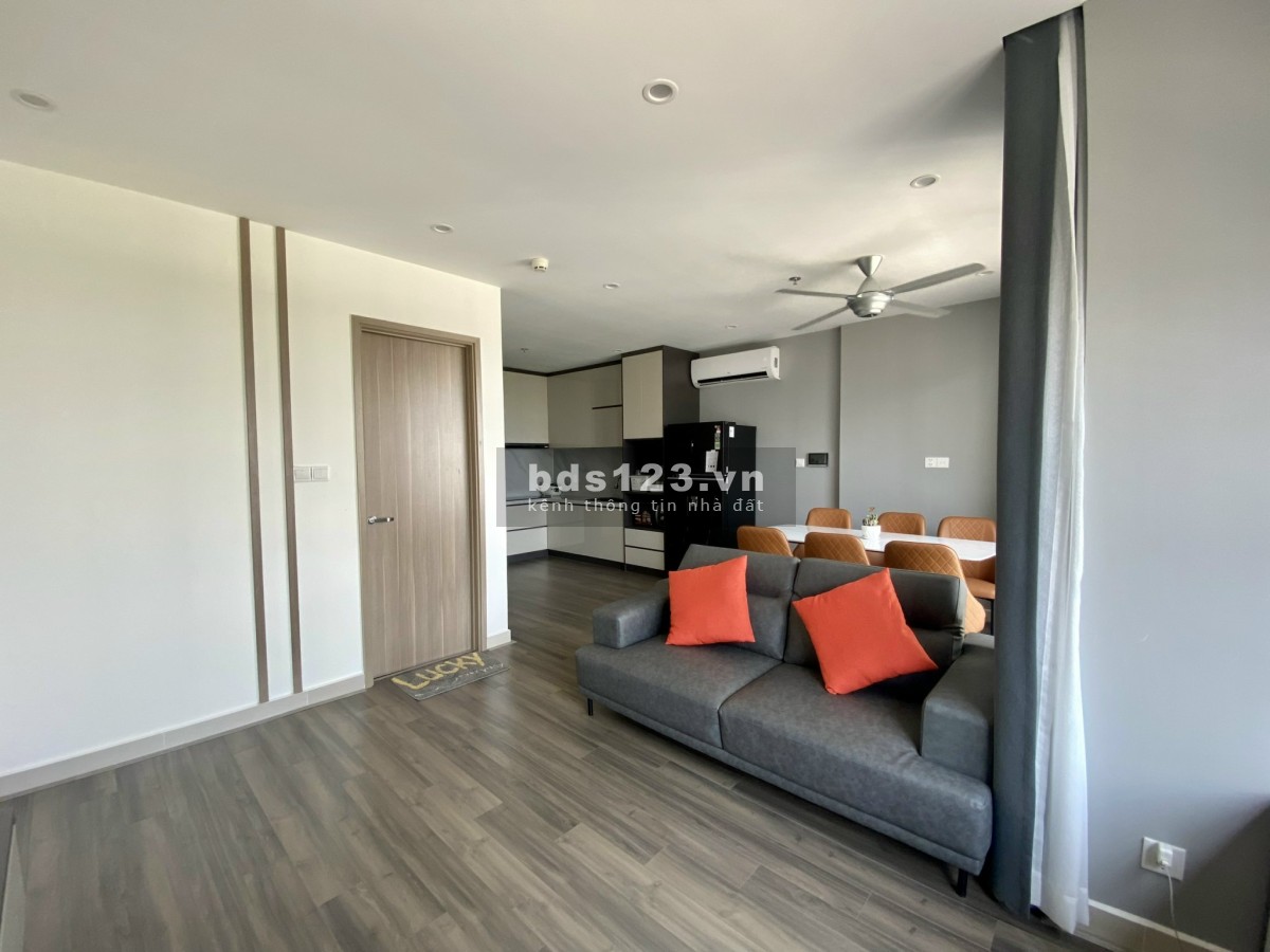 Chủ tiếp tục hạ giá, bán gấp căn 2PN + 69m2, giá chỉ còn 2.3x tỷ bao trọn thuế phí, tặng nội thất