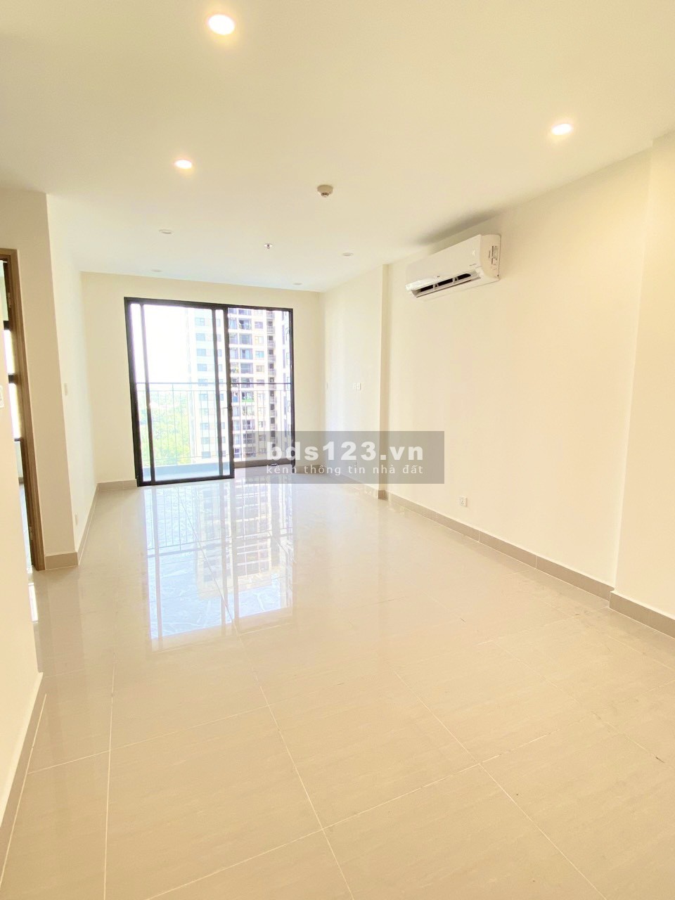 Bán như cho căn hộ 2PN rẻ nhất Vinhomes Quận 9 chỉ 1.99x tỷ, đã có sổ. Chủ chịu hết thuế phí
