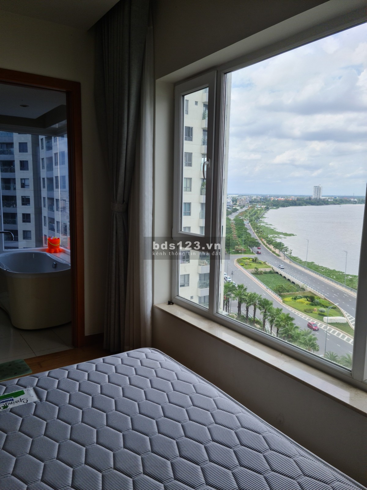 Rẻ quá ạ! Cần cho thuê gấp Căn hộ 3 PN, Đảo Kim Cương, 135m2 View sông chỉ 33TR/ tháng.