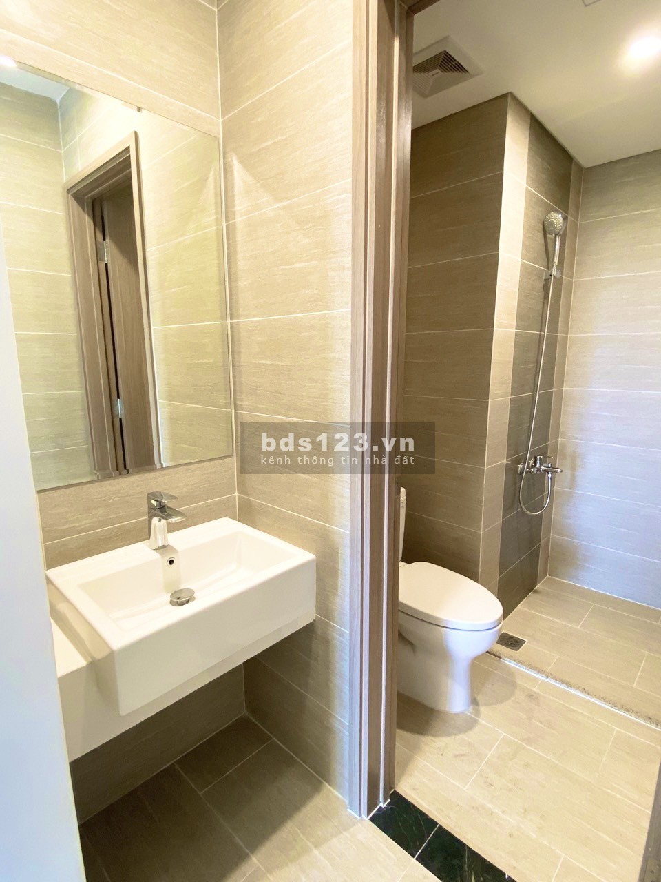 Bán như cho căn hộ 2PN rẻ nhất Vinhomes Quận 9 chỉ 1.99x tỷ, đã có sổ. Chủ chịu hết thuế phí