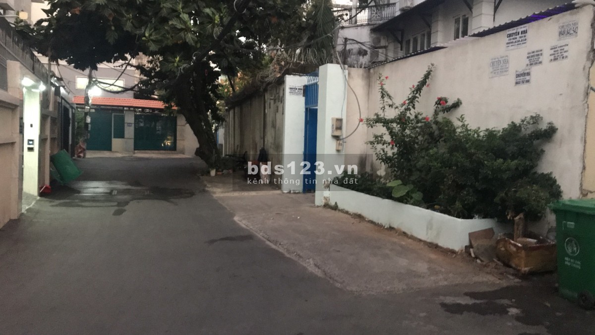 Trước bán 52tỷ, nay "giảm sâu" còn 44 tỷ, Căn nhà gần 300m2 cách đường Trần Não 500m