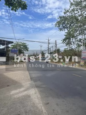 Chính chủ bán gấp lô đất mặt tiền Vành đai 4 135m2