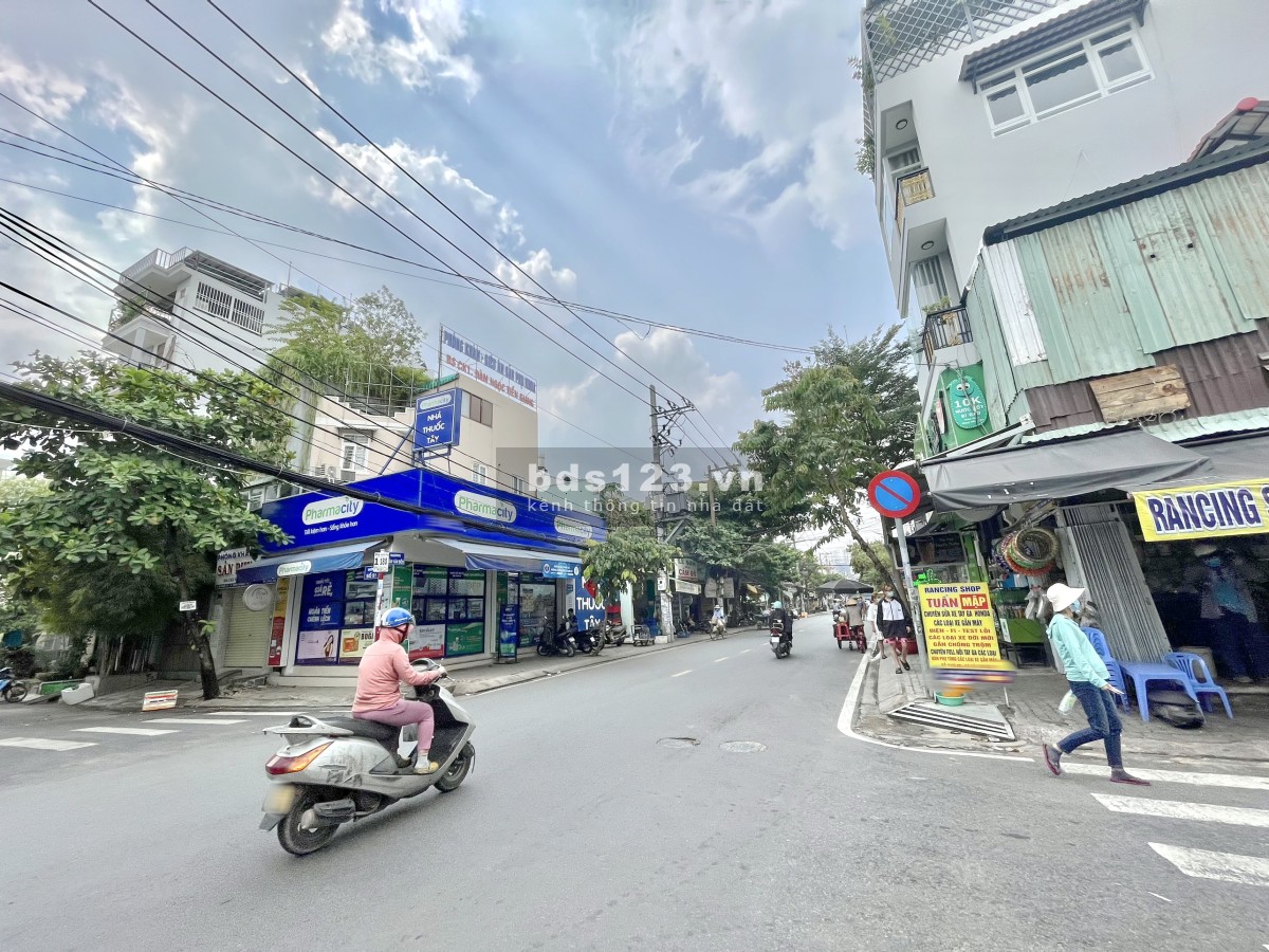 Bán gấp căn góc 2 mặt tiền Đường Số 71 & Lâm Văn Bền, Quận 7