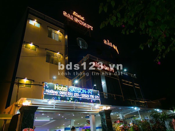 Cần bán khách sạn trung tâm thành phố phan thiết, 34 phòng. diện tích đất 357m2 odt. 5 tầng