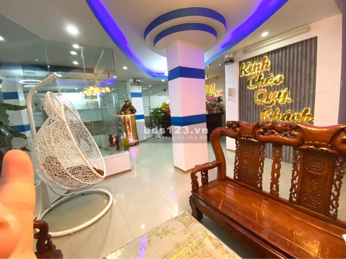 Cần bán khách sạn trung tâm thành phố phan thiết, 34 phòng. diện tích đất 357m2 odt. 5 tầng