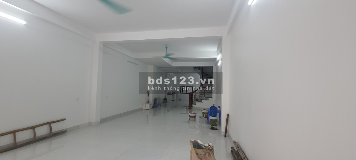 Cho thuê nhà riêng mặt phố Tôn Đức Thắng mới xây giá 15tr/tháng
