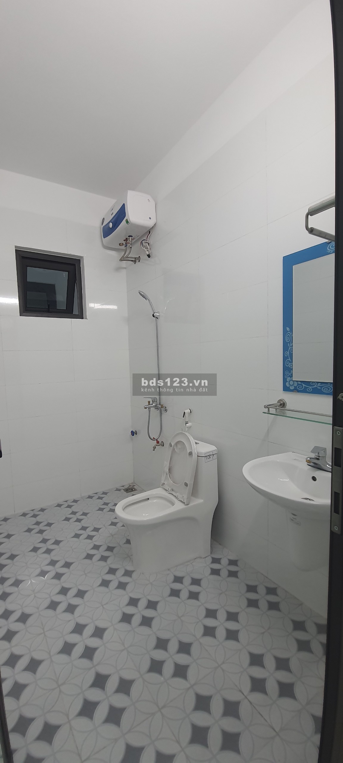 Cho thuê nhà riêng mặt phố Tôn Đức Thắng mới xây giá 15tr/tháng