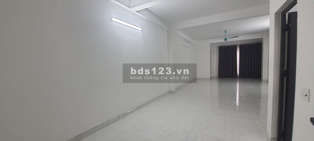Cho thuê nhà riêng mặt phố Tôn Đức Thắng mới xây giá 15tr/tháng