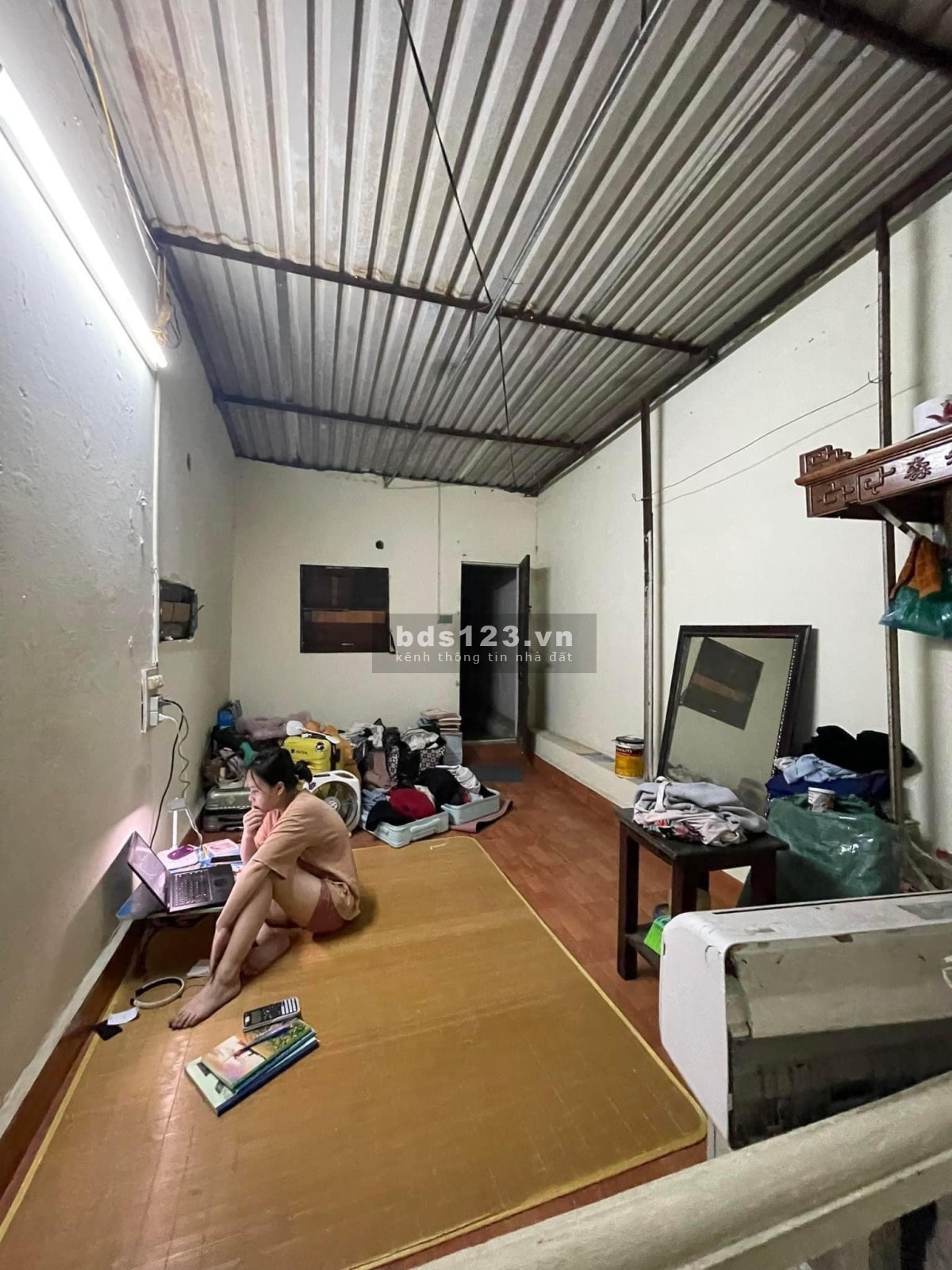 Bán nhà 2.8 tỉ dt 30m mặt ngõ to 3 gác tránh Ngõ Văn Chương