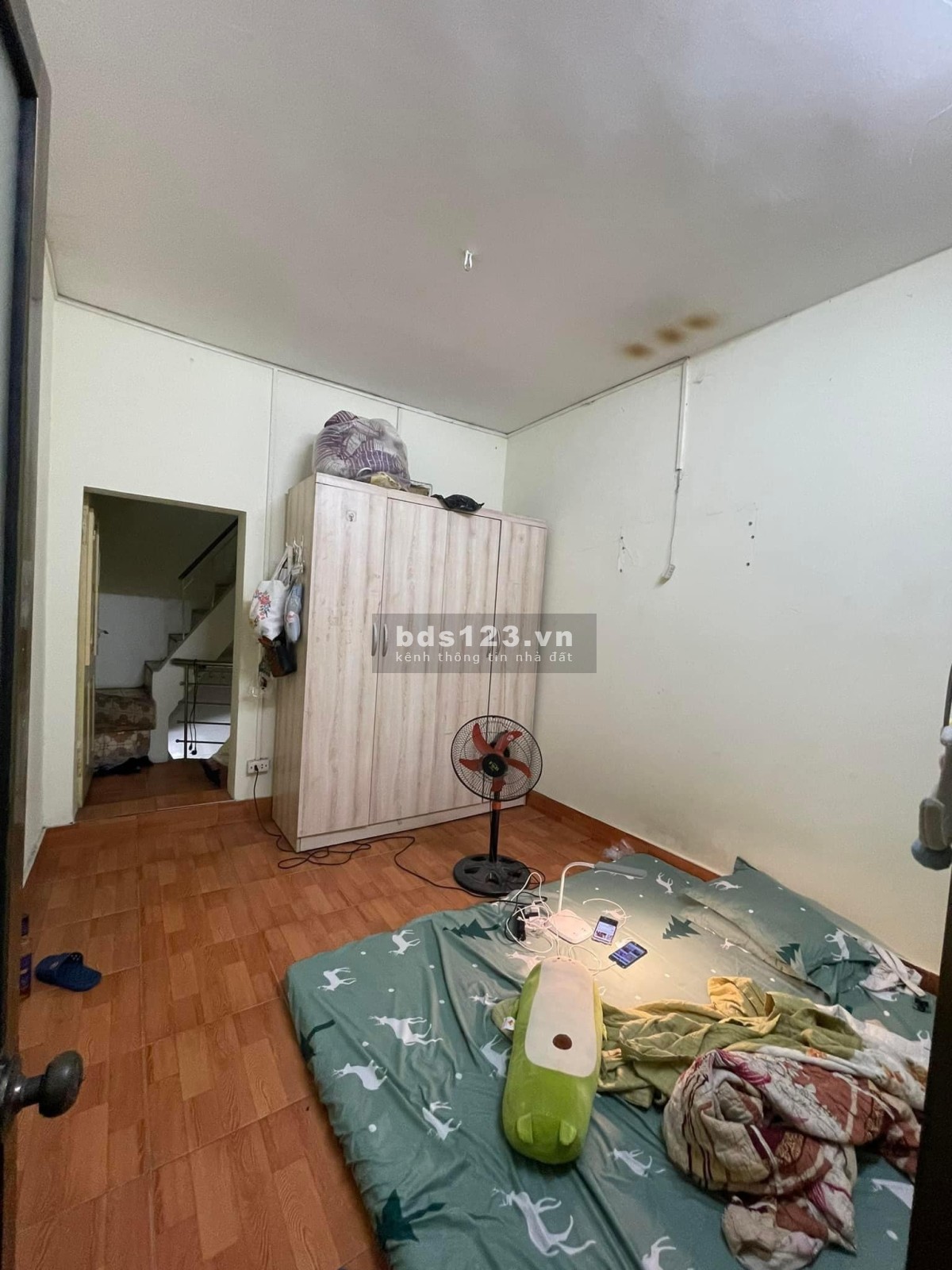 Bán nhà 2.8 tỉ dt 30m mặt ngõ to 3 gác tránh Ngõ Văn Chương
