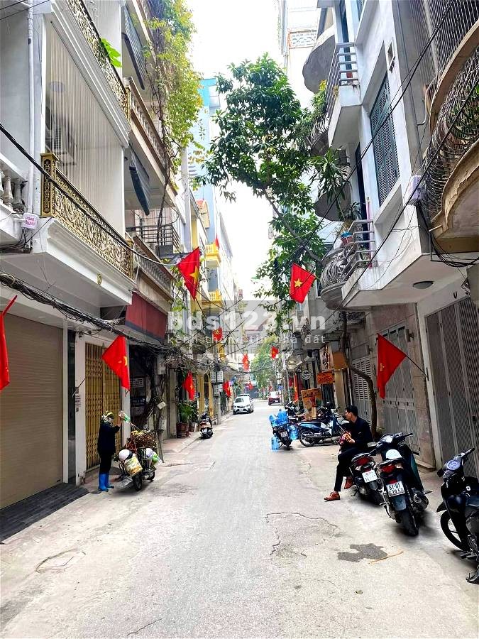 Bán nhà mặt phố Vĩnh Phúc. Ba Đình 4 tầng 50m mặt tiền (mt) 4.1m giá chào 12.6 tỷ