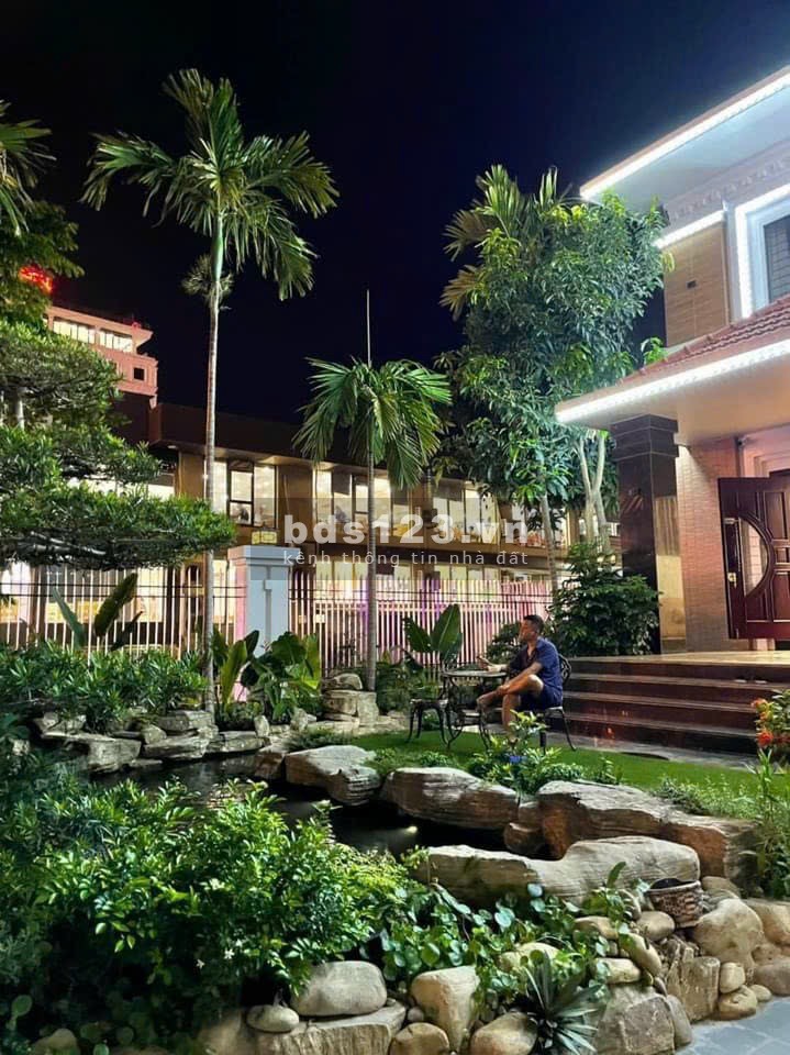 Bán biệt thự vườn + bể cá tại trung tâm Bãi Cháy, Hạ Long 990m2.