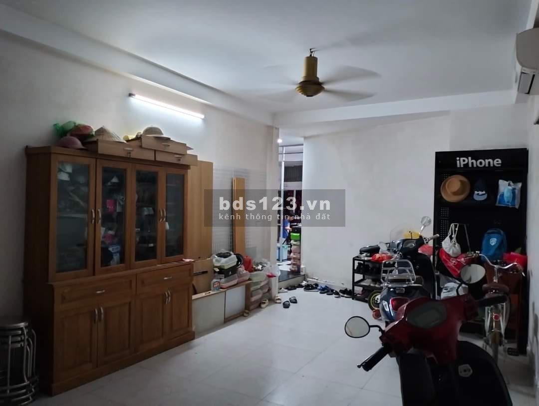 Bán nhà Trần Cung - Cầu Giấy 60m2, 5 tầng, MT 4m, giá 10.8 Tỷ TL
