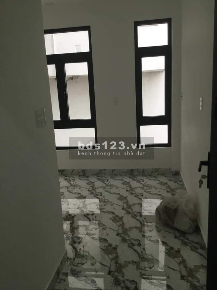 Bán nhà 4 tầng ngay mặt đường Nguyễn Thị Thập Quận 7 S: 34m2 Giá: 6,980 tỷ.