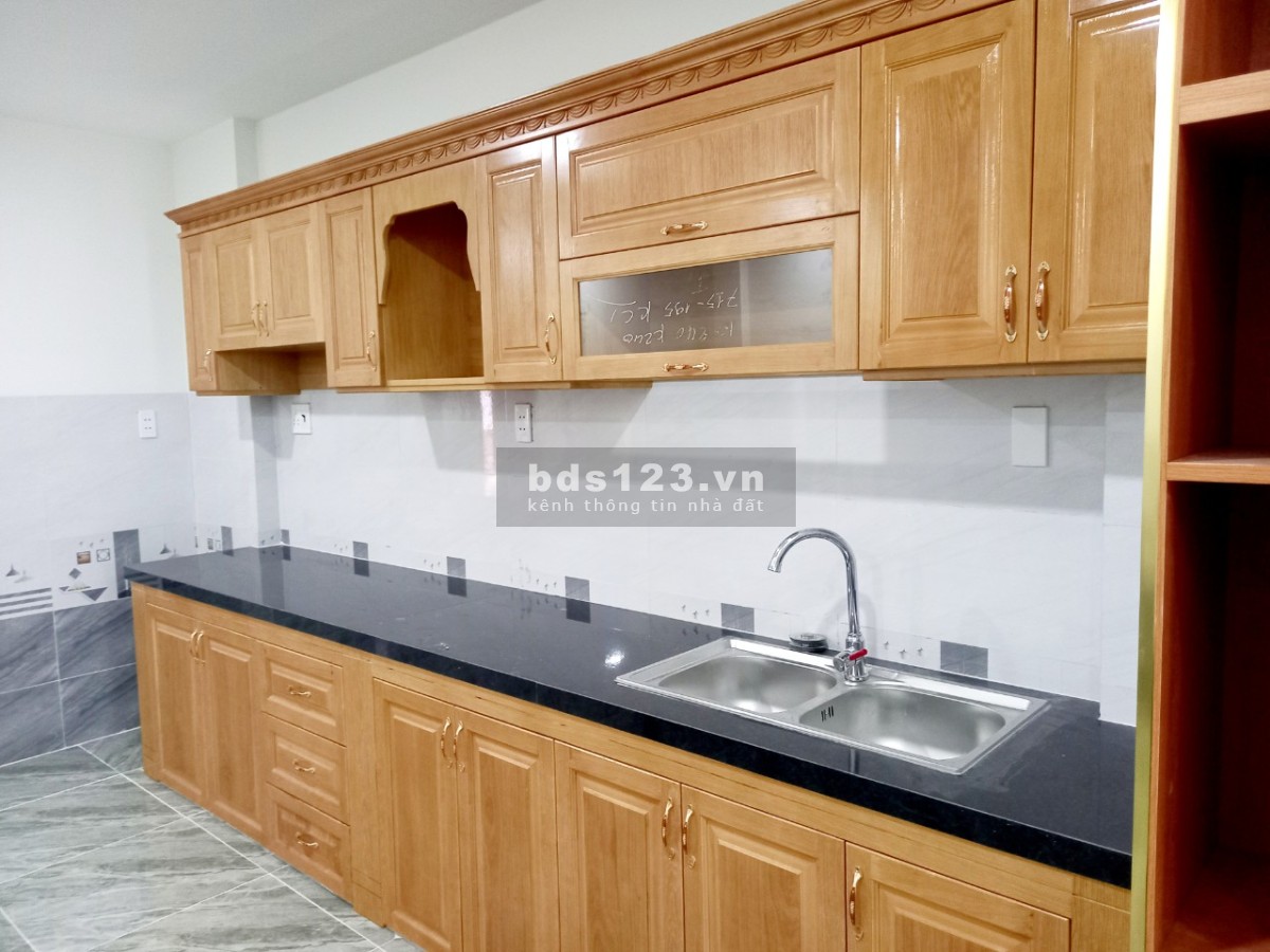 Cần bán căn nhà 3PN, sổ sẵn trong khu dân cư tại Tân Uyên, Bình Dương