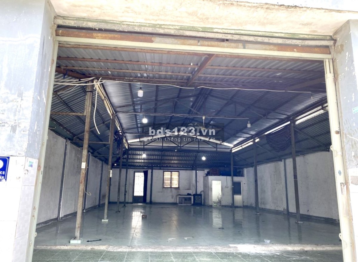 Cho thuê Mặt bằng 200m2 làm kho xưởng chứa hàng hoá Bình Tân