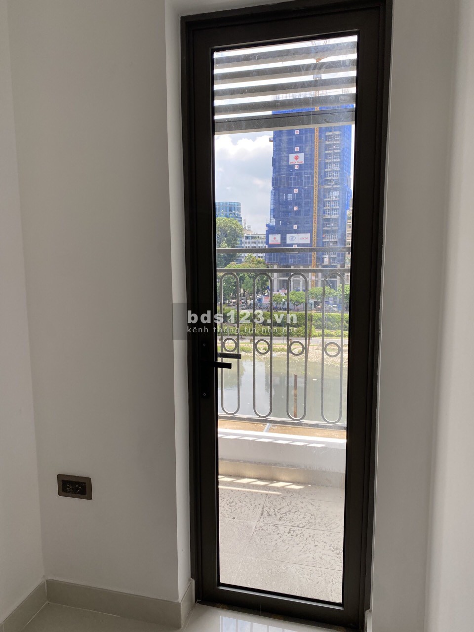 Chuyển nhượng căn hộ OFFICETEL diện tích căn hộ rộng 44m2 View sông Saigon