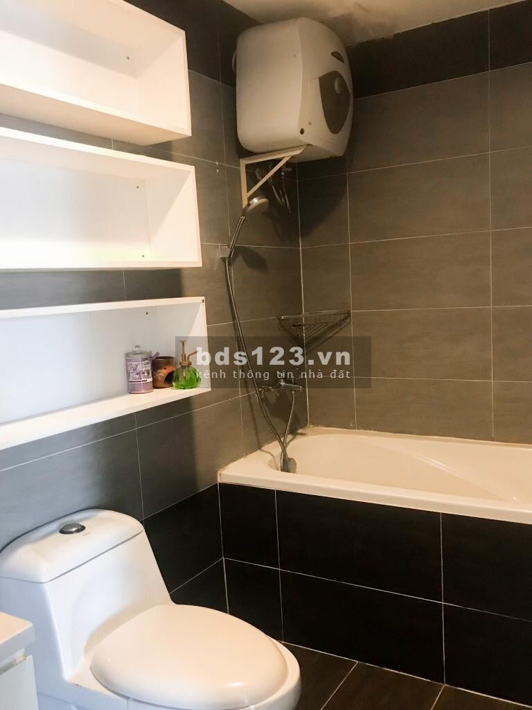 Cho thuê căn hộ An Bình, 85m2. Nhà thoáng mát, yên tĩnh.