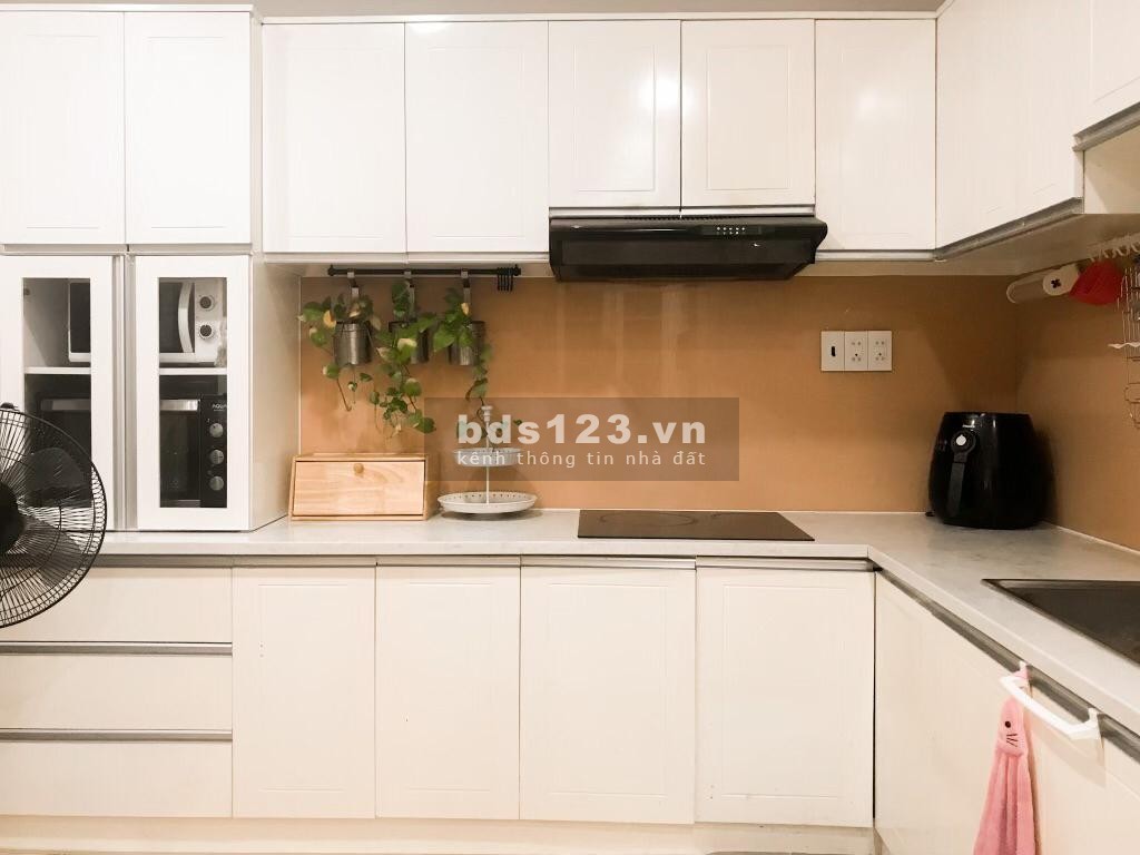 Cho thuê căn hộ An Bình, 85m2. Nhà thoáng mát, yên tĩnh.