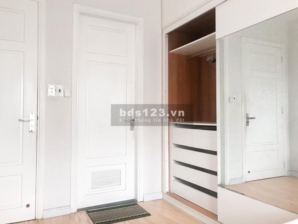 Cho thuê căn hộ An Bình, 85m2. Nhà thoáng mát, yên tĩnh.