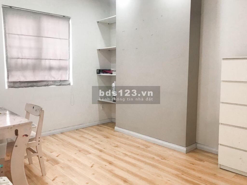 Cho thuê căn hộ An Bình, 85m2. Nhà thoáng mát, yên tĩnh.
