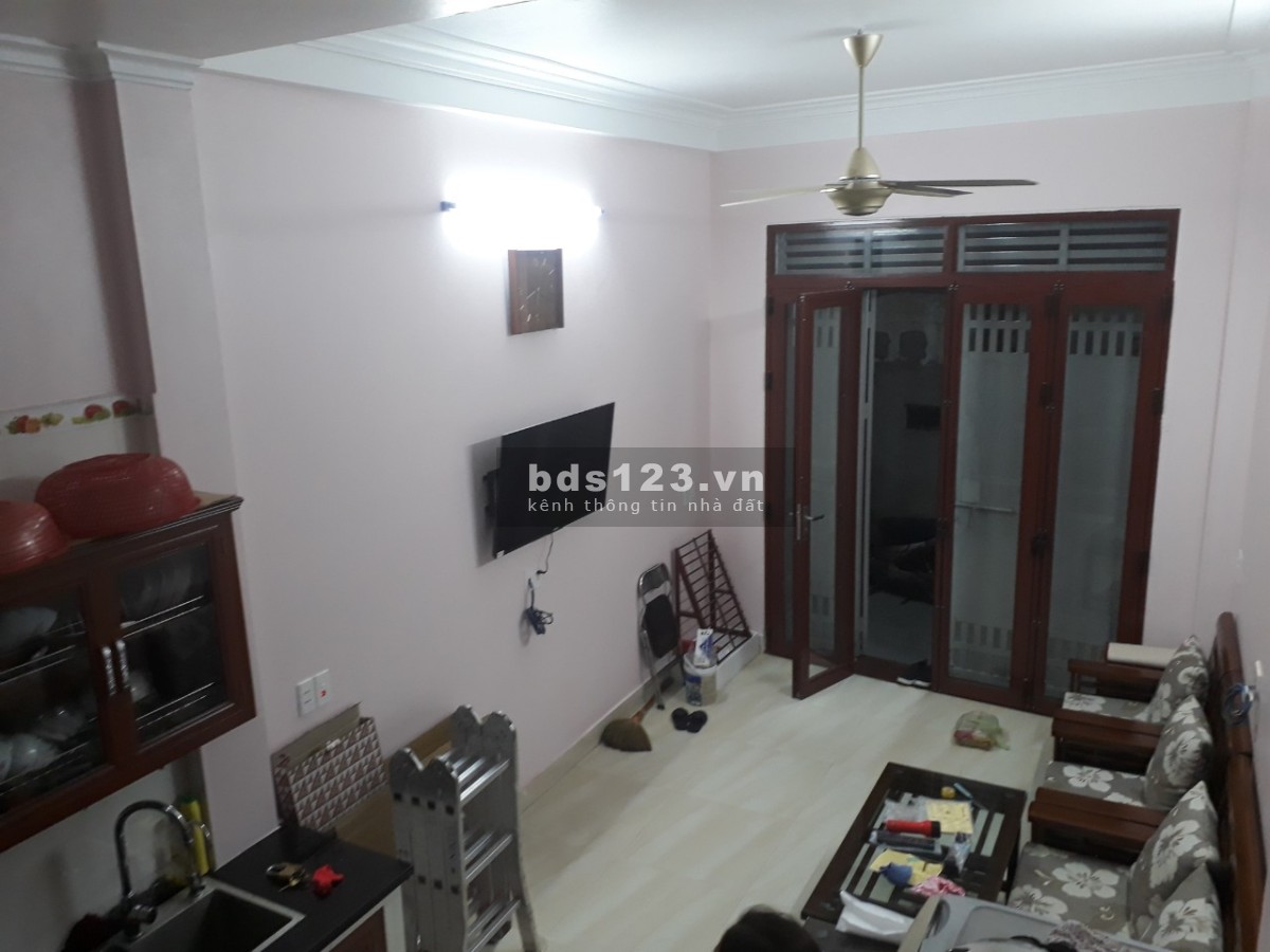 Cần bán nhà riêng 3 tầng, giá 2,3 tỷ, đầy đủ nội thất