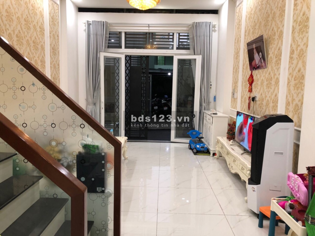 Nợ ngân hàng thanh lí mảnh đất 231m²(11x21m) 900tr/sổ và căn nhà trung tâm Thủ Dầu Một đang cho thuê