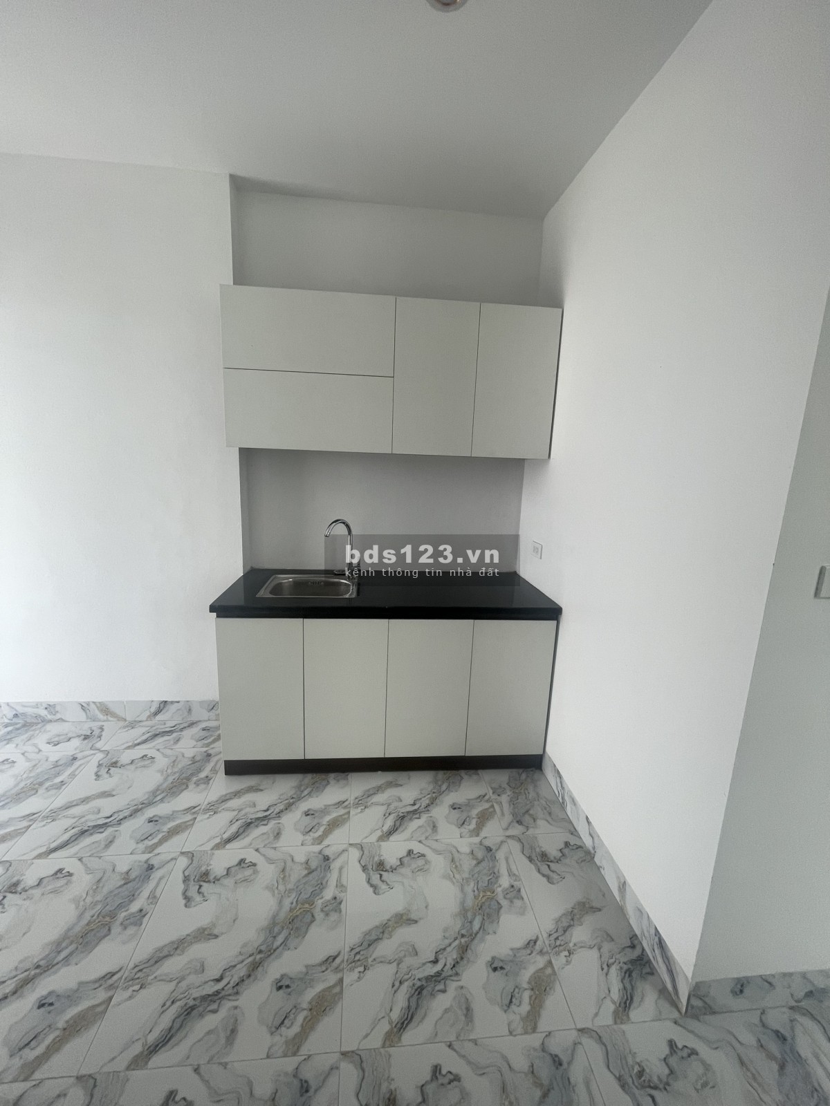 Bán gấp tòa chung cư mini gần trường ĐH Tài Nguyên, 70m2x7T thang máy, thu nhập 60tr/tháng
