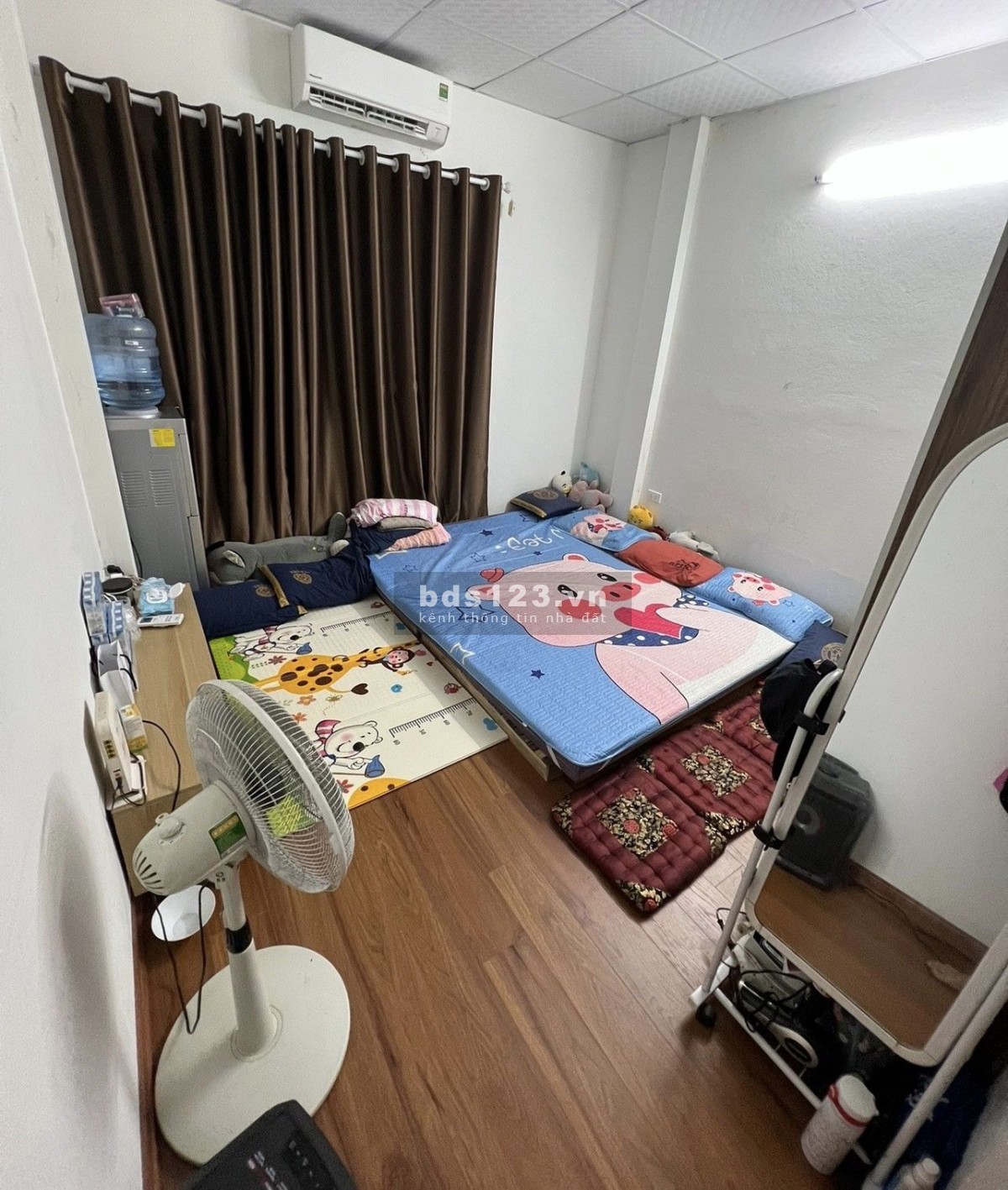 Bán nhà riêng Đê Trần Khát Chân, Hai Bà Trưng 23m² x 4 tầng, giá 2,6 tỷ, ngõ thông ô tô đậu cửa