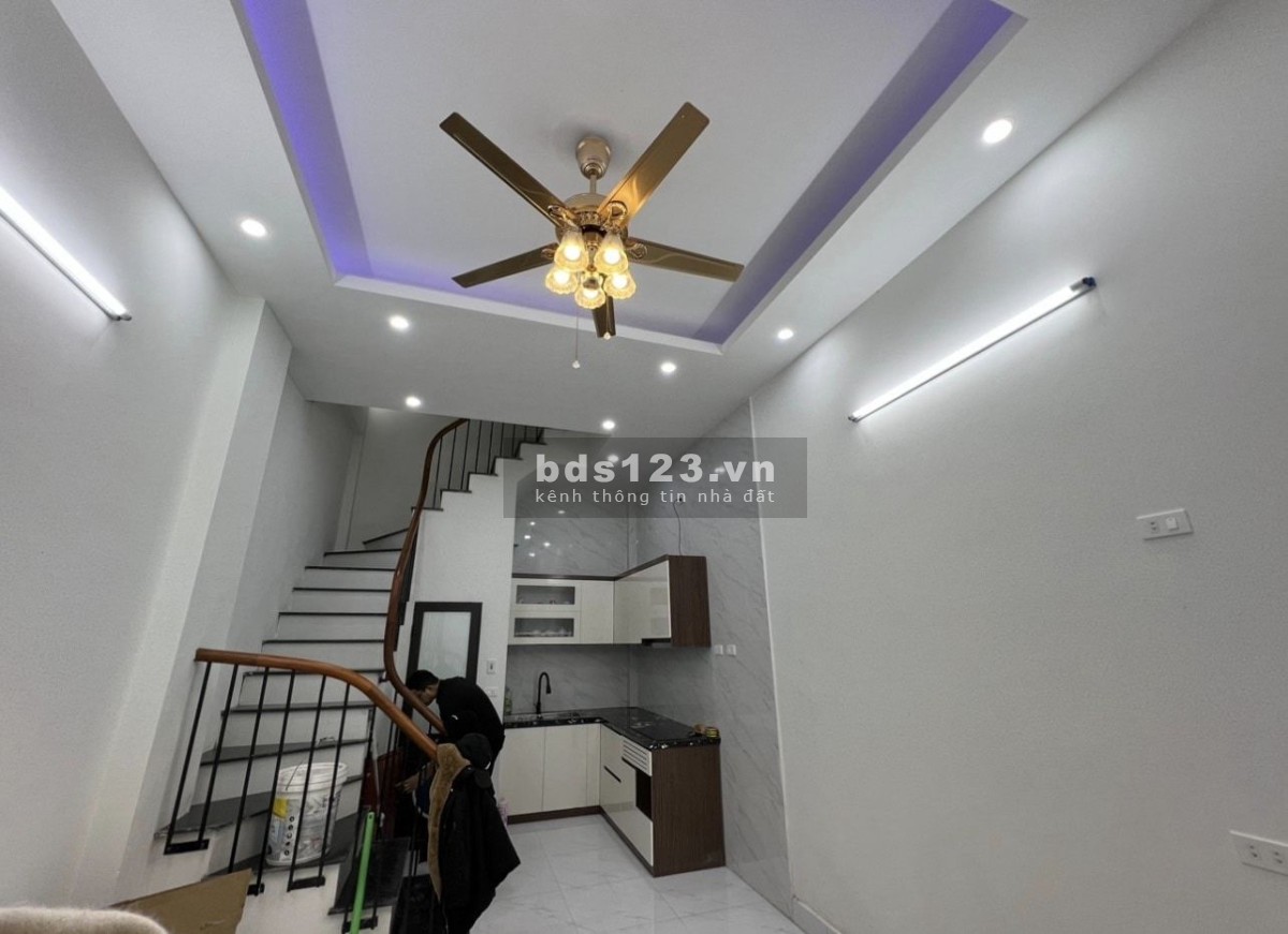Bán nhà riêng Đê Trần Khát Chân, Hai Bà Trưng 23m² x 4 tầng, giá 2,6 tỷ, ngõ thông ô tô đậu cửa