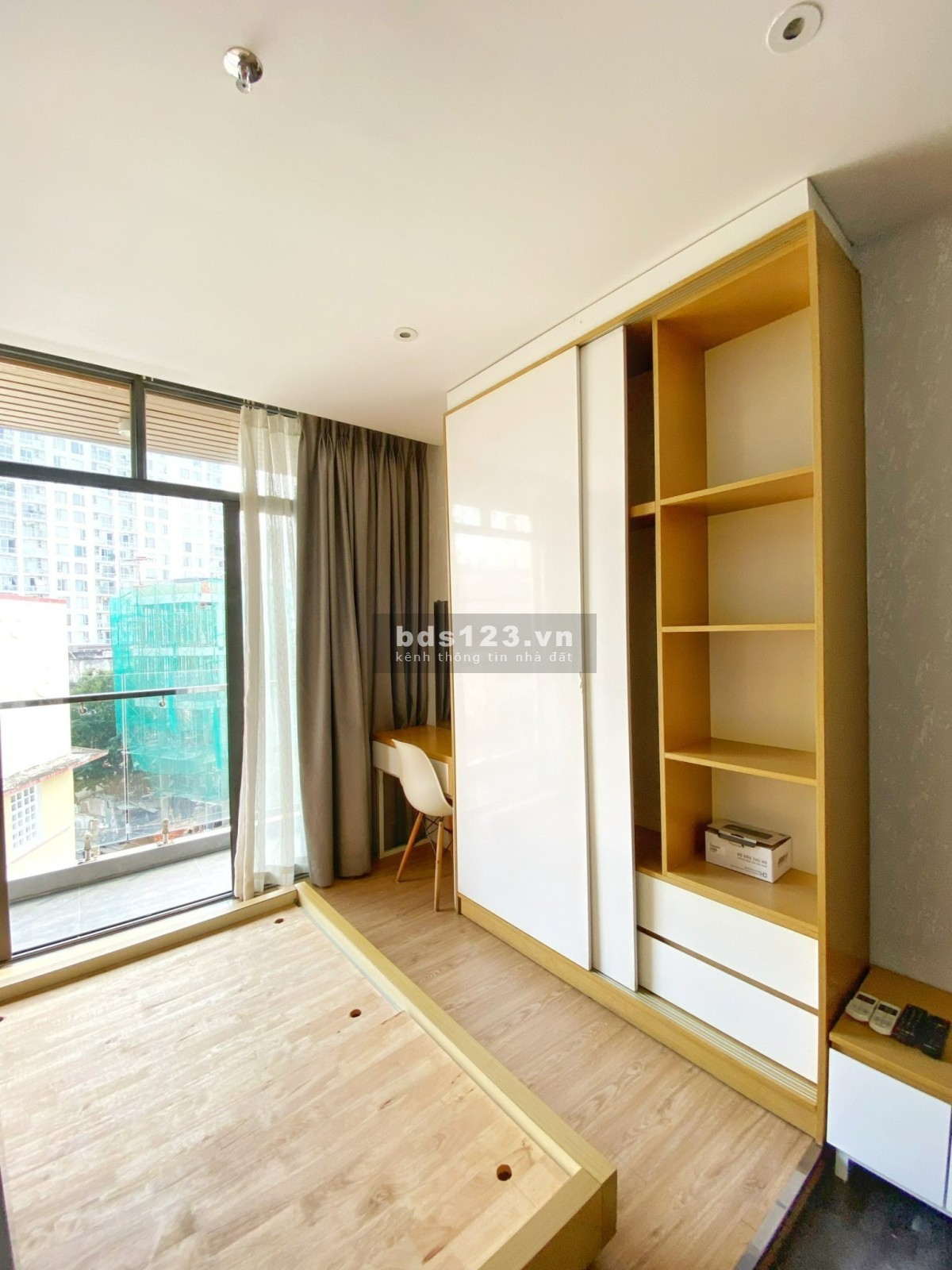 Chính chủ cần cho thuê căn hộ 30m2 đường lớn nội bộ an ninh, có ban công trung tâm Quận 1, Quận 3