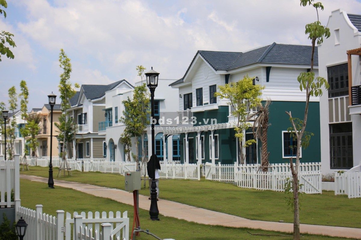 Cần bán Nhà Phố NovaWorld Phan Thiết 6x20 giá 4 tỷ bao gồm VAT. Liên Hệ 0905805385 Công Vũ