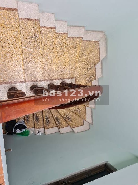 Bán nhà Nguyễn Văn Cừ, ngõ 154 Ngọc Lâm, 5 tầng dt 42.1m2 mặt tiền 4.2m, giá thương lượng