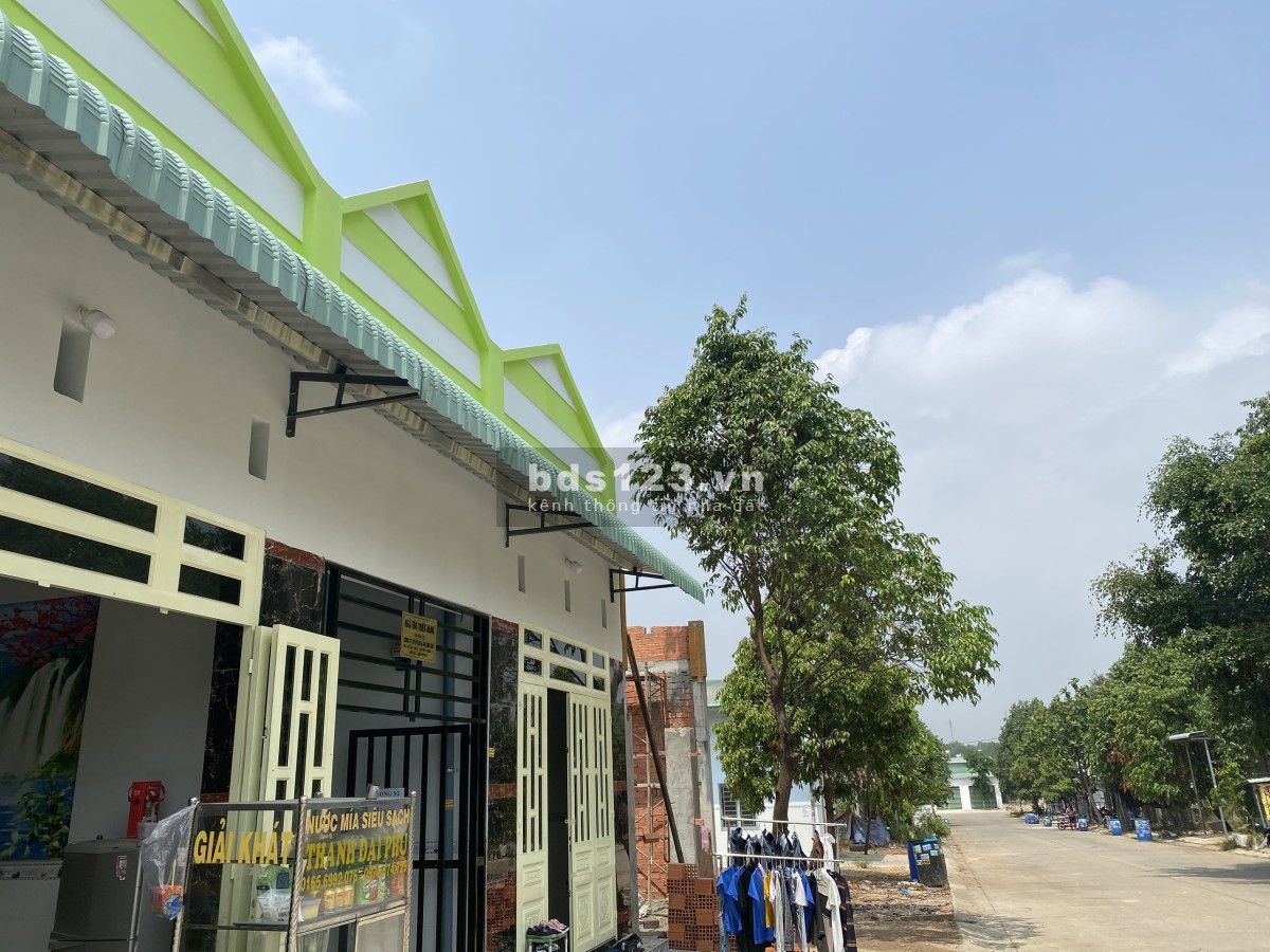 Bán 300m2(10x30) Dãy trọ Bình Dương xây mới trong KCN Becamex thu nhập cao, cần bán gấp 1tỷ550