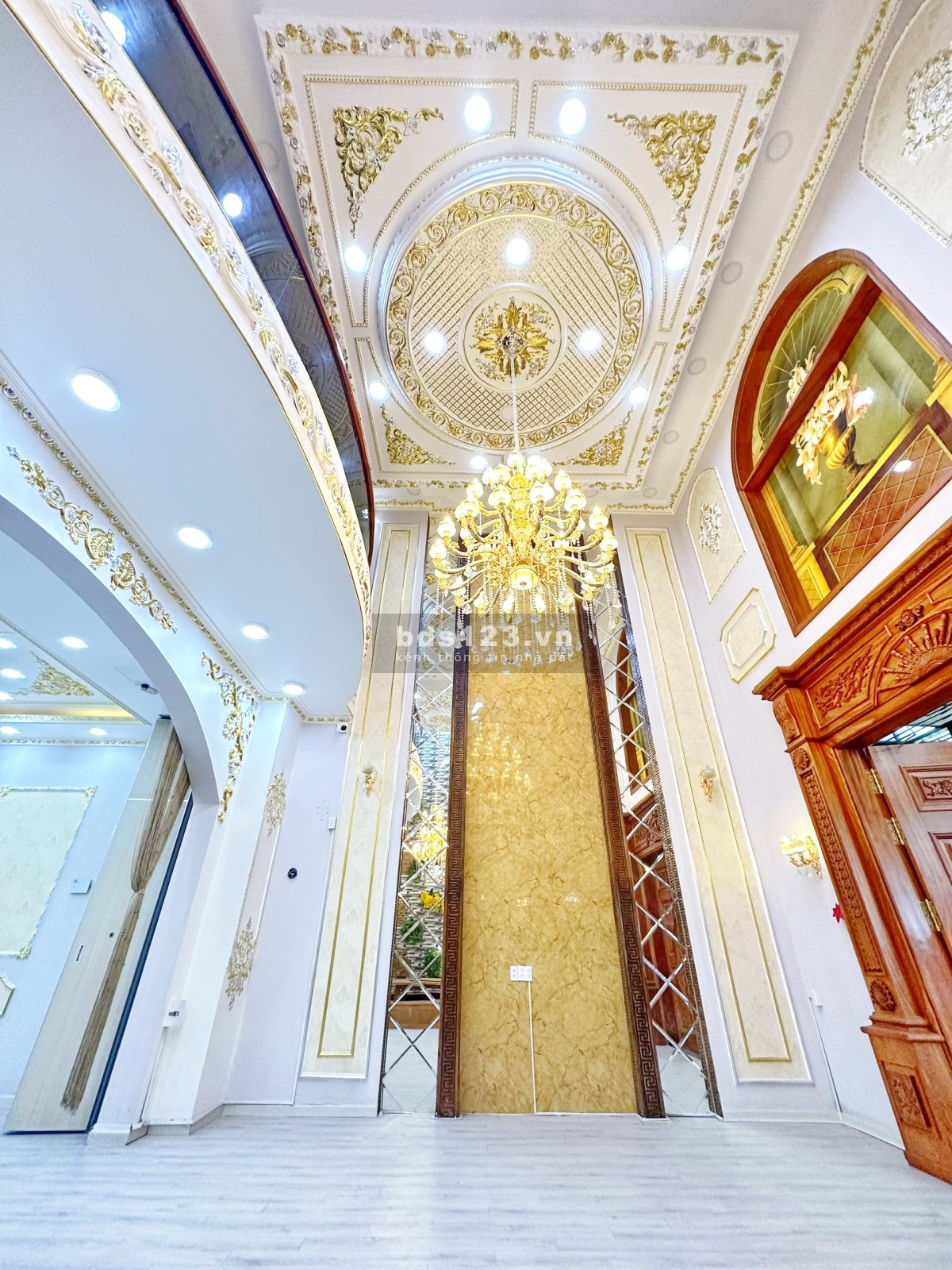 Bán gấp biệt thự cao cấp siêu phẩm, mặt tiền Lê Thị Kỉnh DT: 10x25m, X. Phước Kiểng, Nhà Bè