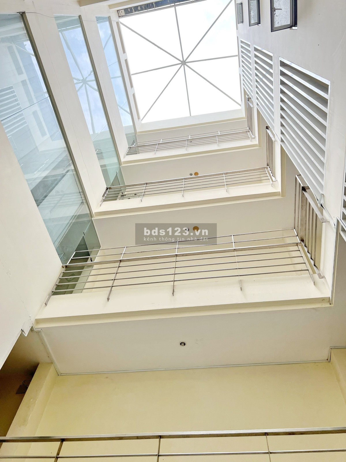 Giảm 12 tỷ bán gấp toà 50 Lâm Văn Bền Quận 7