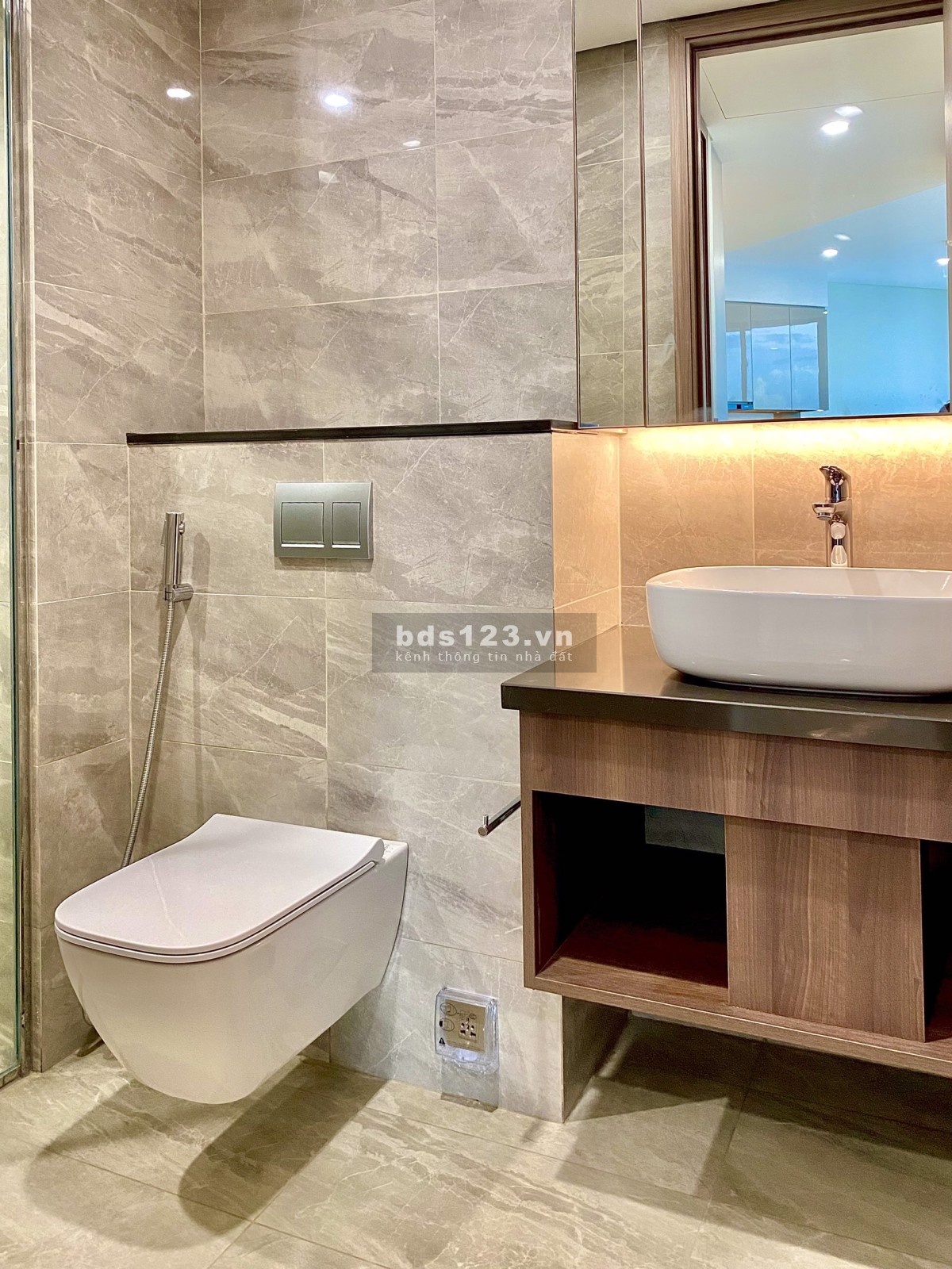 Căn hộ 5 sao bên Thảo Điền cho thuê, 1PN 61m2, 1200 đô bao phí, sát trường BIS