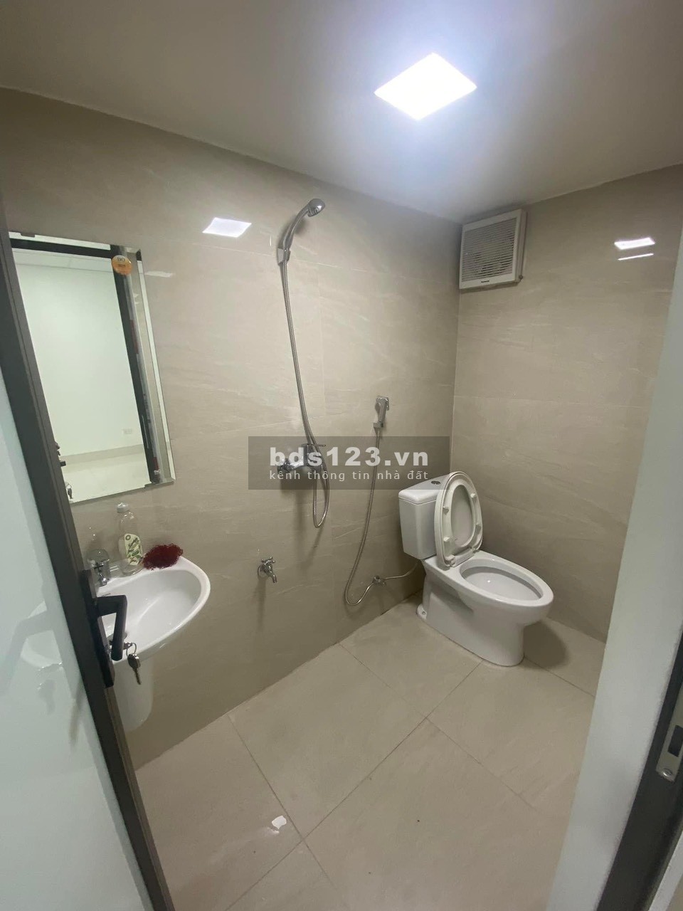 Cho thuê mặt bằng nhà đường Trần Phú, Liên Bảo, Vĩnh Yên