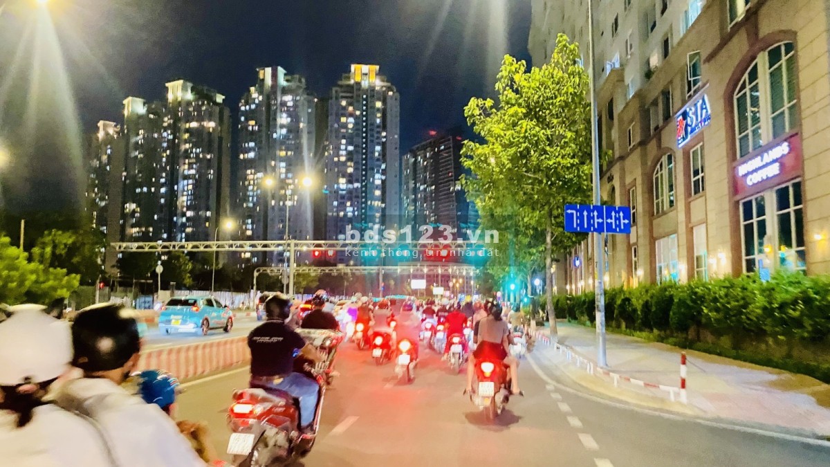 Bán nhà riêng Bình Thạnh 50m², Nguyễn Hữu Cảnh, hẻm như mặt tiền - Sát Landmark 81
