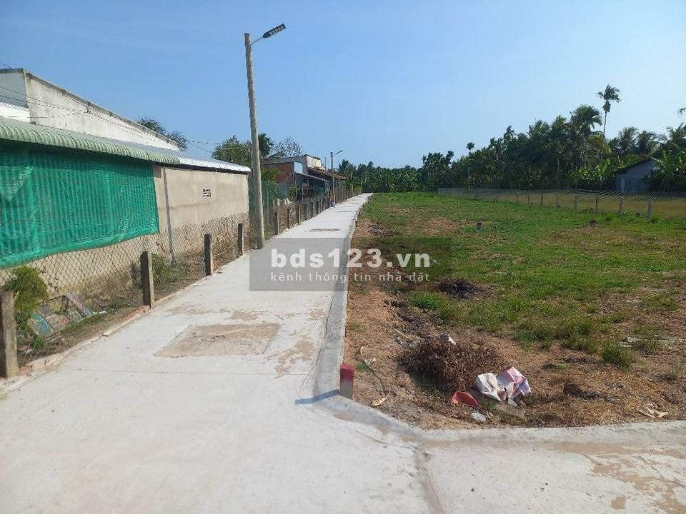 Đất thổ cư gần quãng trường MỸ THO