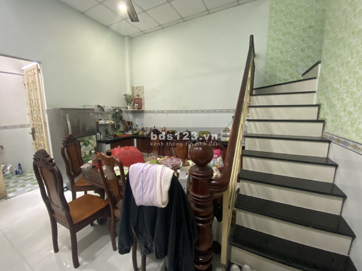 Bán nhà Lũy Bán Bích, Tân Phú, 40m2, 2 Tầng, HXH Thông, 0977303827