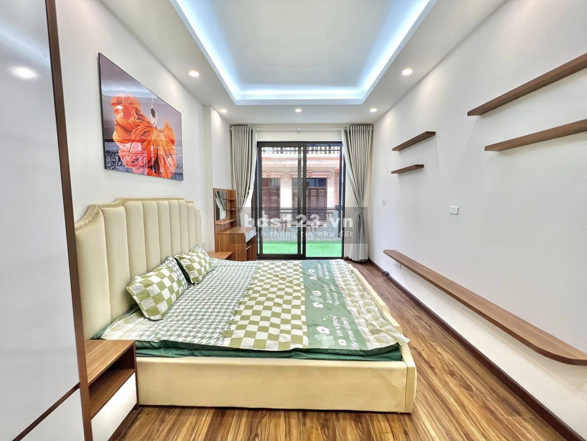 Hot! Bán nhà Vạn Phúc, Hà Đông, diện tích 30M2 X 5T, nhỉnh 3 tỷ