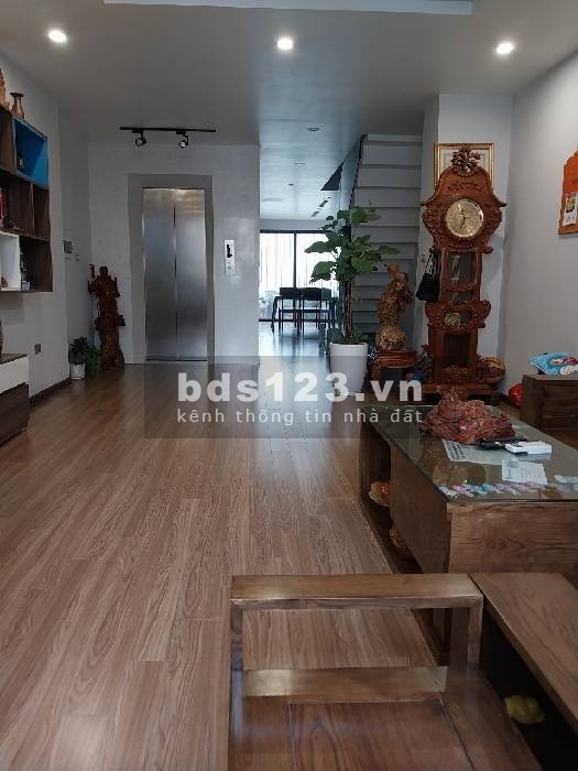 Bán nhà Cổ Linh Long Biên, khu liền kề Minh Tâm, DT: 93m2, 5 tầng, mặt tiền 4,5m 16.5 tỷ