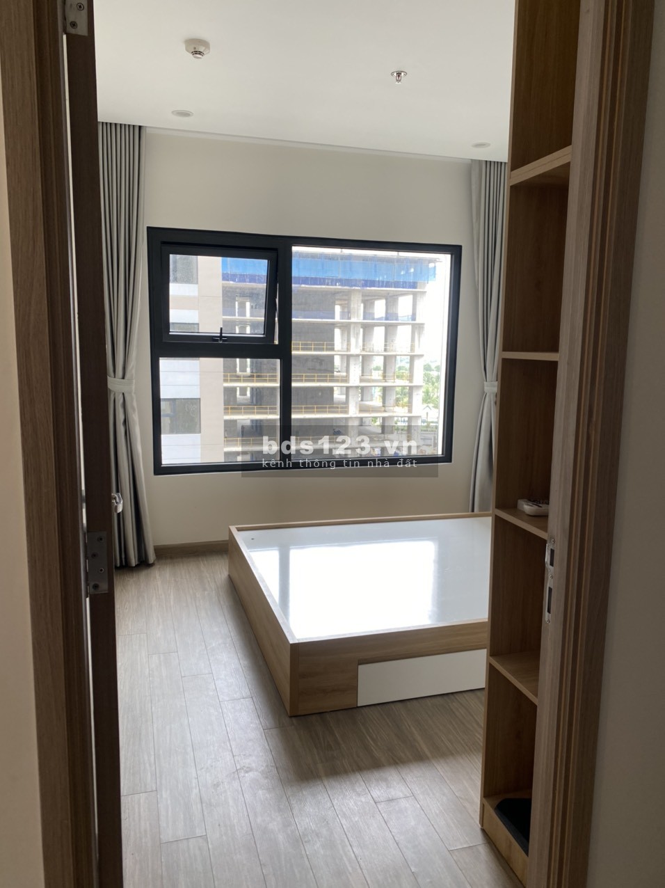 Chính chủ cần bán gấp căn hộ 2PN1WC nội thất cơ bản, giá 1,630 tỷ - Vinhomes Ocean Park
