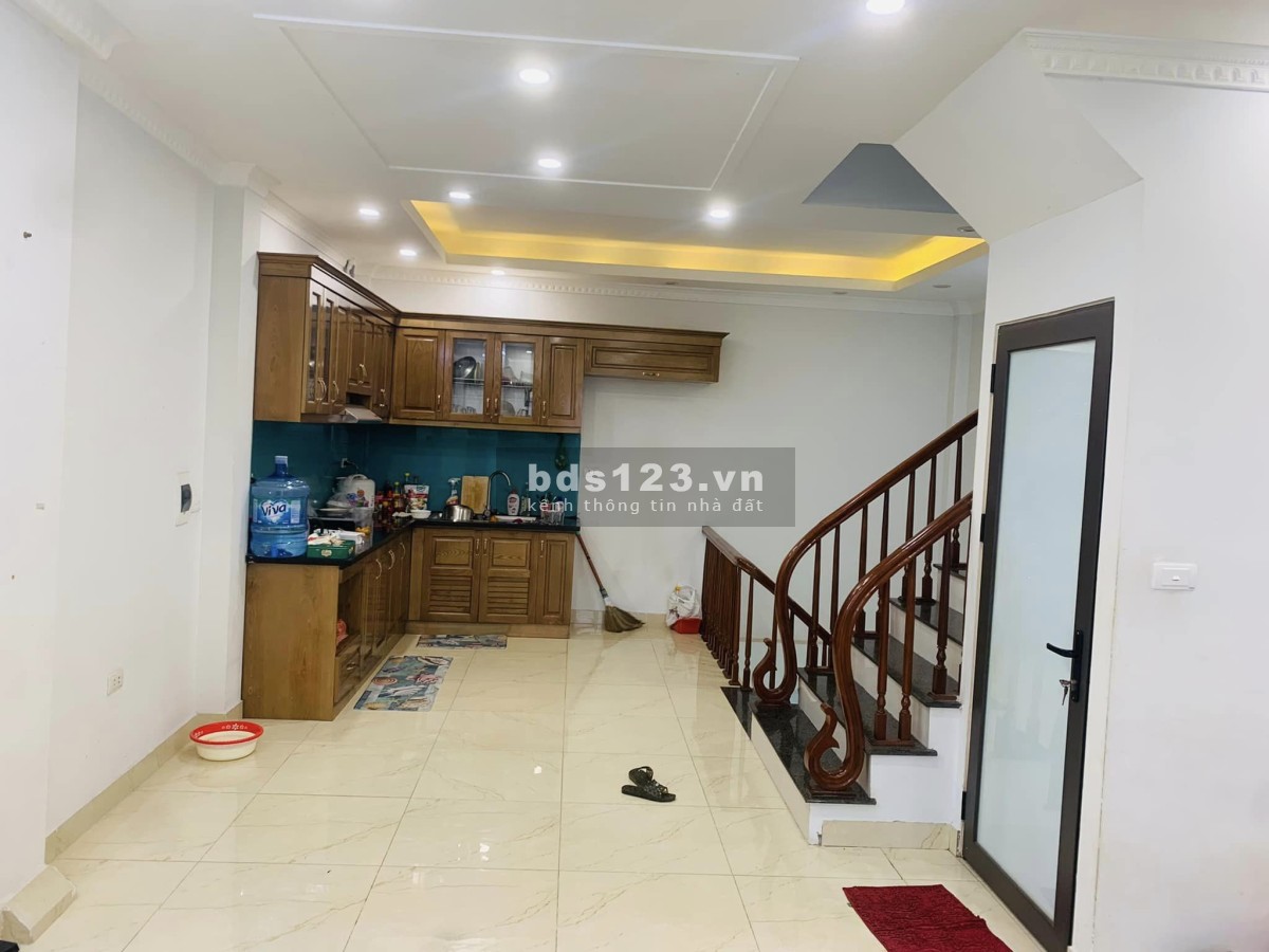Bán nhà Văn Chương, Đống Đa, 35m2 5 tầng, 3 tỷ, lô góc, dọn vào ở ngay